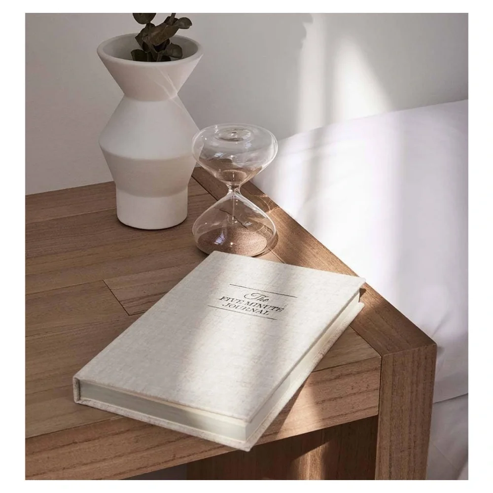 NWT The Five-Minute Journal Book in Ivory Intelligent Change from Revolve - Picture 6 of 14